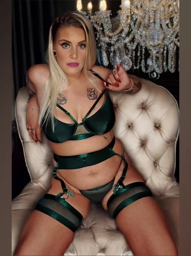 Photo of model @steveemarie