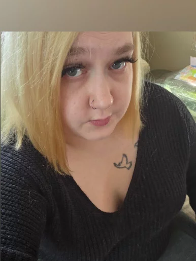 Photo of model @stonedsiren96