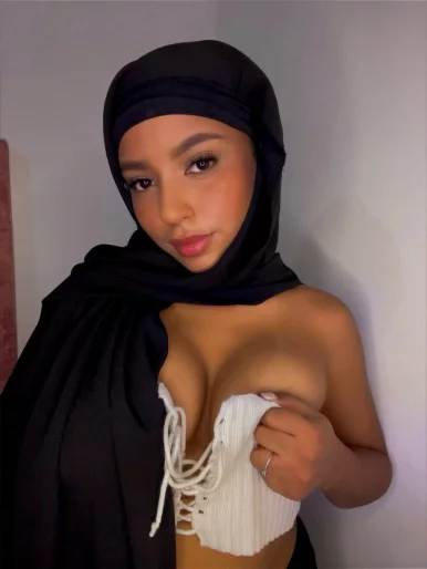 Photo of model @stormaaliyah