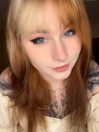 Photo of model @succubus_98