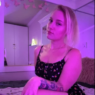 Photo of model @succukitten