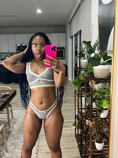 Photo of model @sugaarbadasf