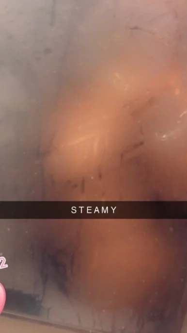 Photo of model @supremefindomm