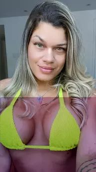 Photo of model @suzyhotbrazil