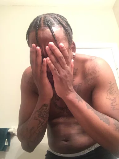 Photo of model @swaggindaair_ent