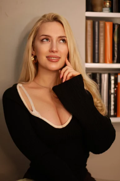 Photo of model @sweet.artist