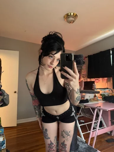 Photo of model @sweetaries