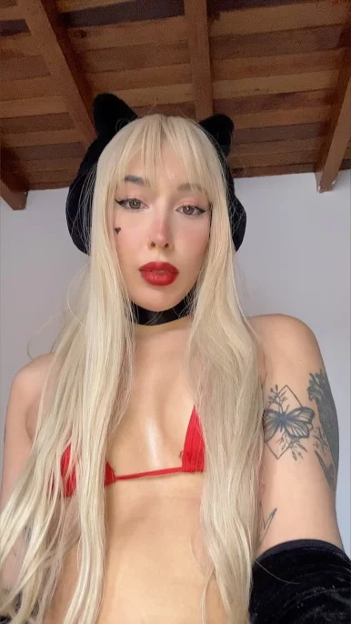 Photo of model @sweetbloom9