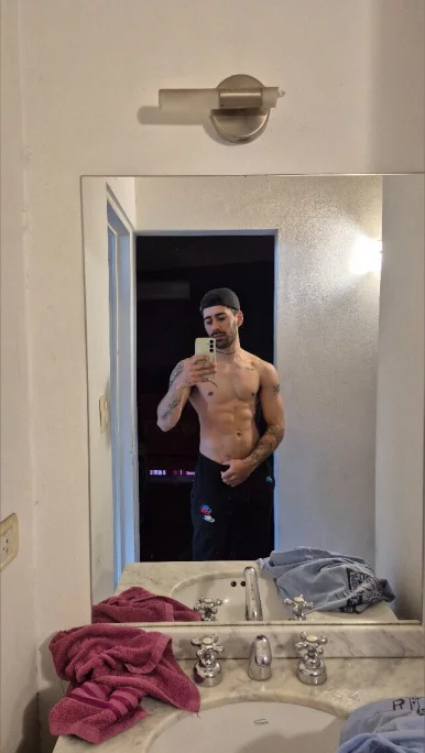 Photo of model @sweetboy.21