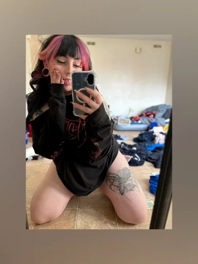 Photo of model @sweetlilth