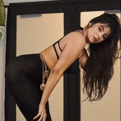 Photo of model @sylviaponce