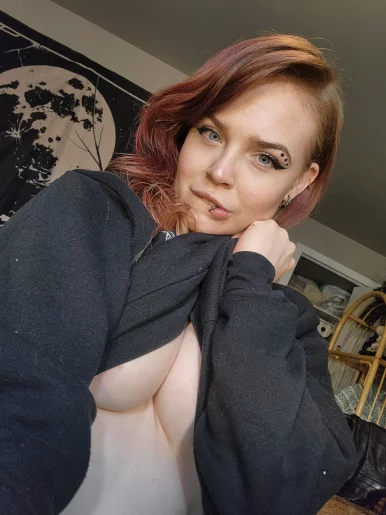 Photo of model @sylviisatur9