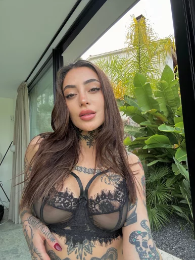 Photo of model @tabathalust