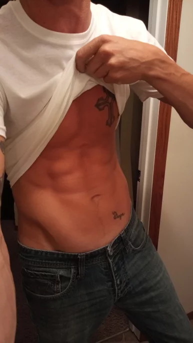 Photo of model @tallhandsomeandhung