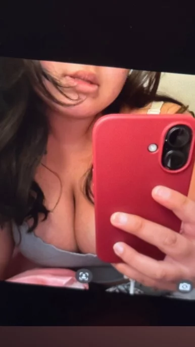 Photo of model @tara_quinn214