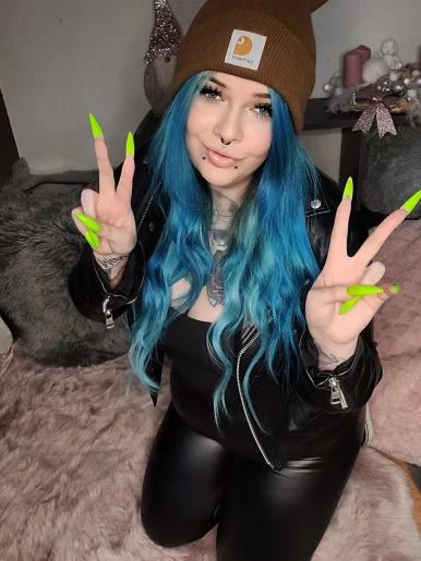 Photo of model @tattooteufelchen92