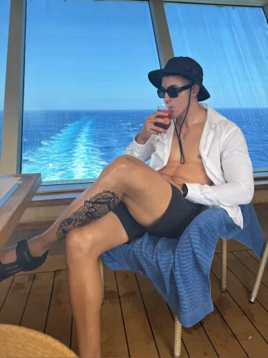 Photo of model @the6666cuban