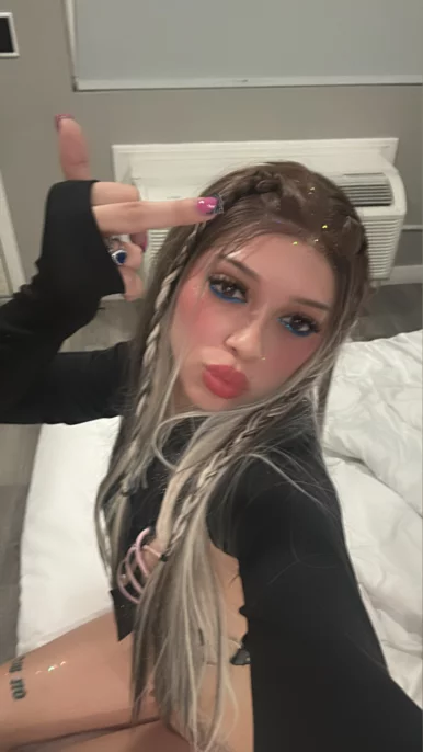 Photo of model @thebaddestbeb