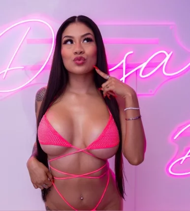 Photo of model @theemilunafree