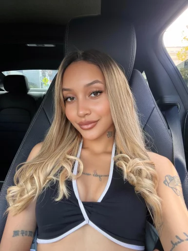 Photo of model @thelanarose