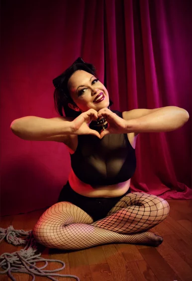 Photo of model @thenaughtymuffin