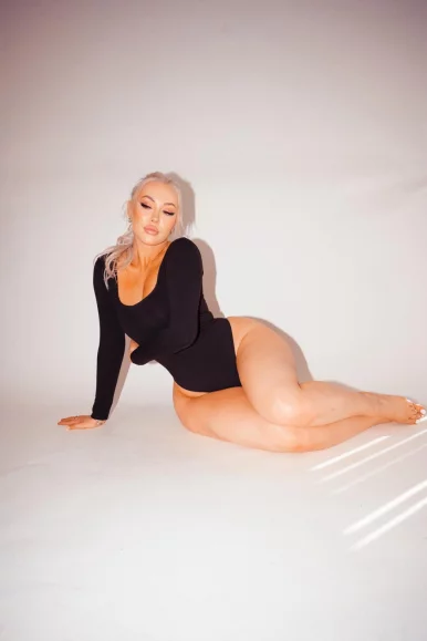 Photo of model @thenumerauna