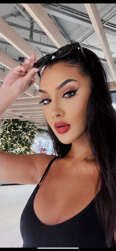 Photo of model @thequeensuperia