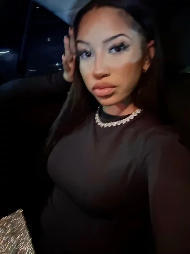 Photo of model @therealwynni