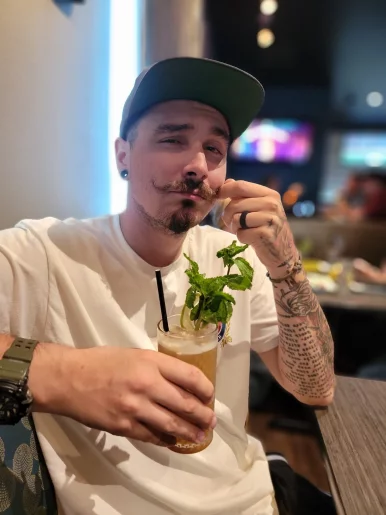 Photo of model @theunrulystache