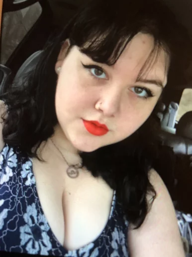 Photo of model @thickaskarmel