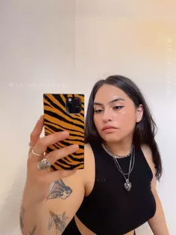 Photo of model @thickieyaya