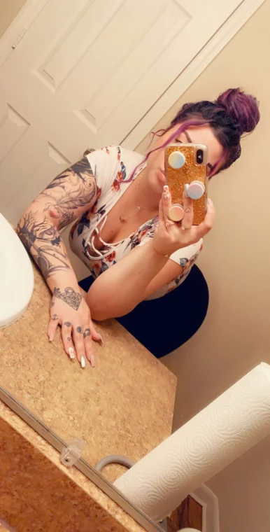 Photo of model @thickwithit93