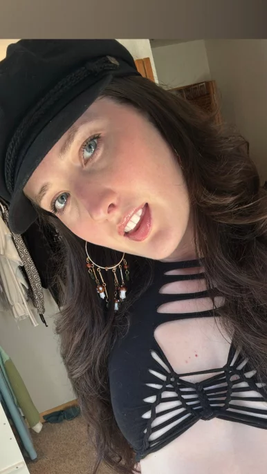 Photo of model @tinypalemarshmallow