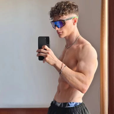 Photo of model @tommywildex