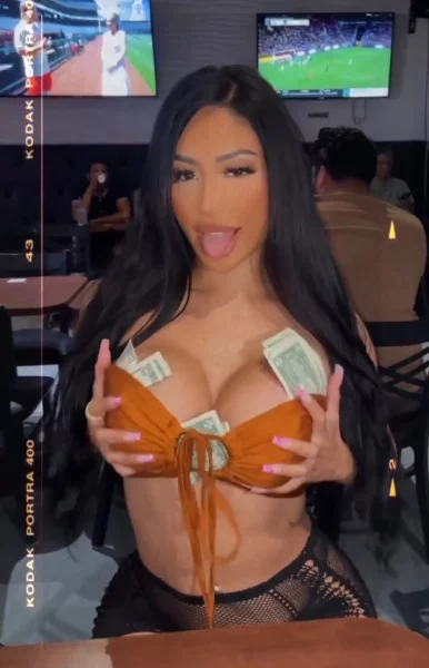 Photo of model @trixiebanks