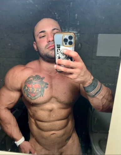 Photo of model @tutorolove