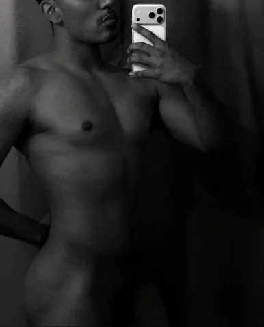 Photo of model @twinki3boyy