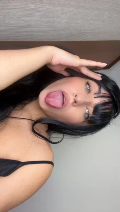 Photo of model @u529115244