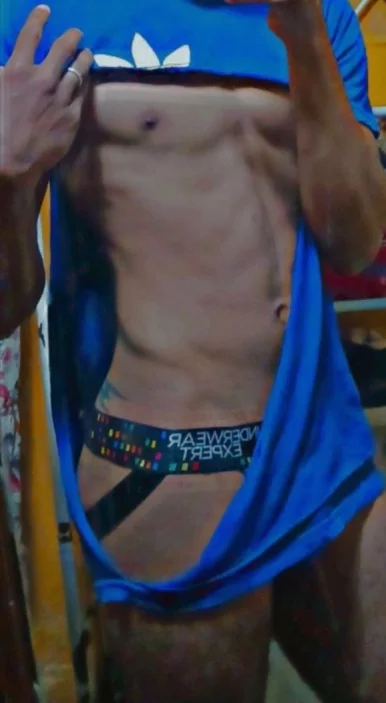 Photo of model @u529119771