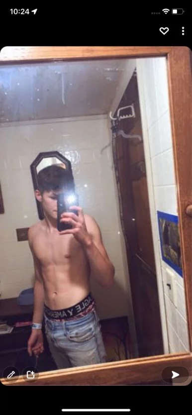 Photo of model @u529120438