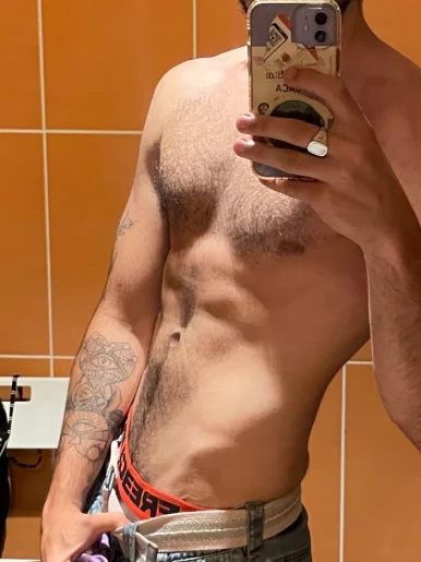 Photo of model @u529122116