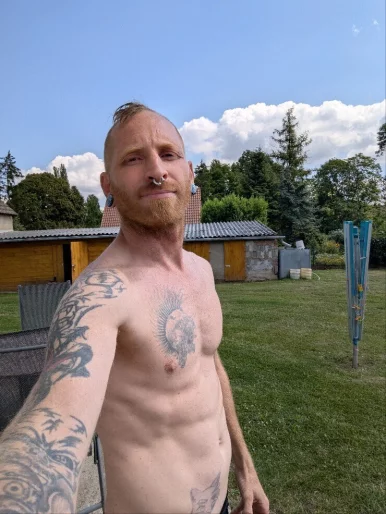 Photo of model @u529123012