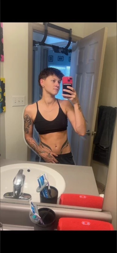 Photo of model @u529138024