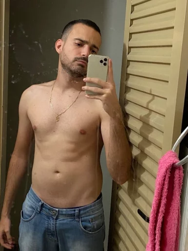 Photo of model @u529140379