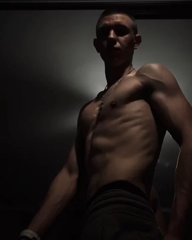 Photo of model @u529152048