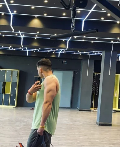 Photo of model @u529154324