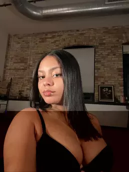 Photo of model @urbabylaya