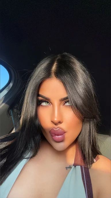 Photo of model @useeer7383920