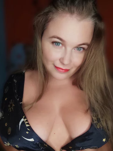 Photo of model @uwhitekitten