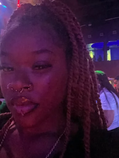 Photo of model @vaaybitch